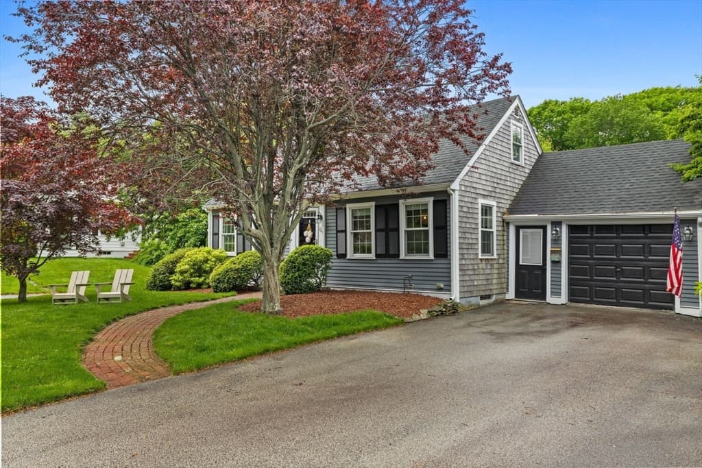 221 Central St, Hingham MA 02043