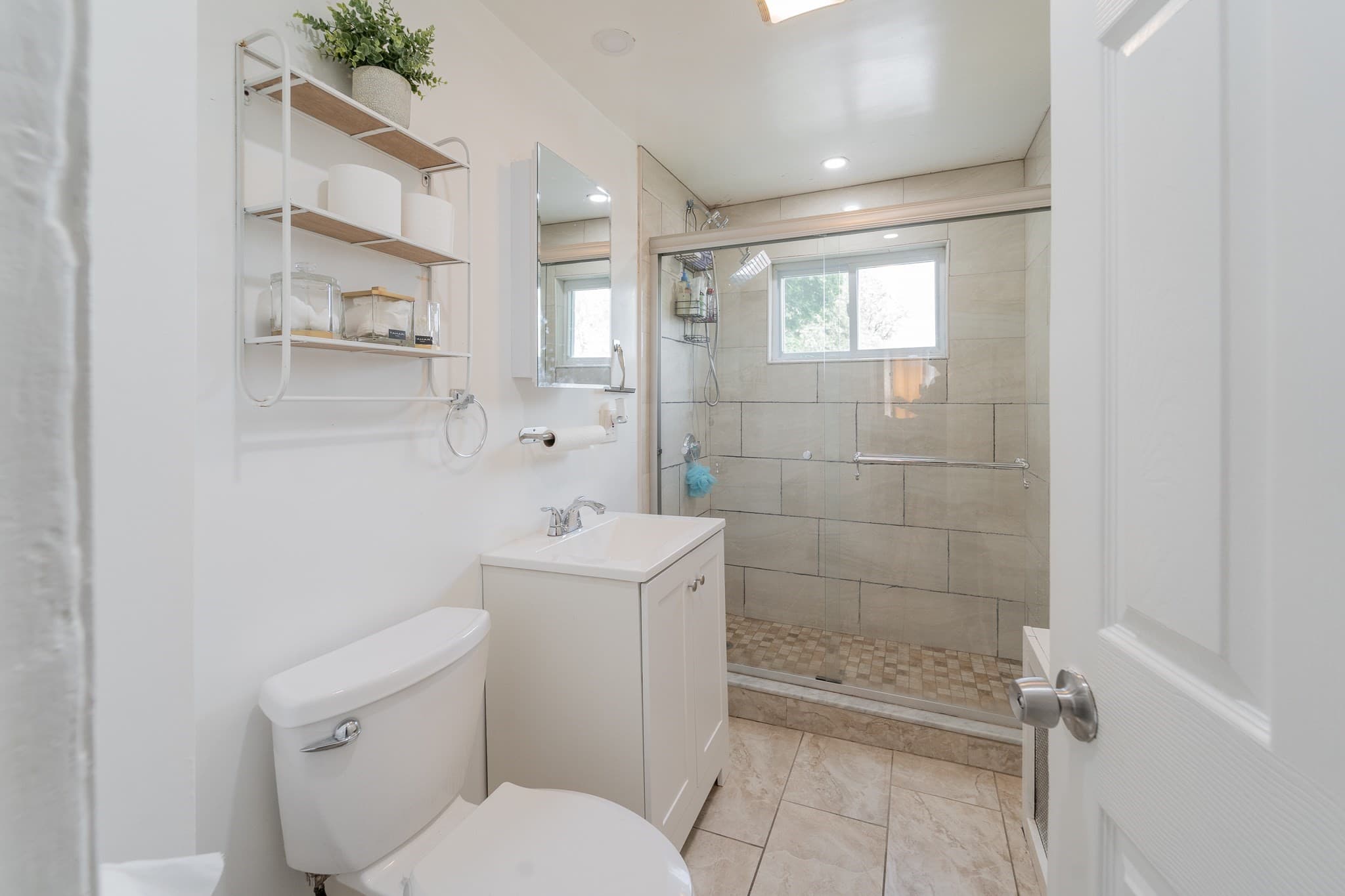3 Family at 68 Cook Ave, Chelsea MA 02150, Chelsea, photo 8 of 20