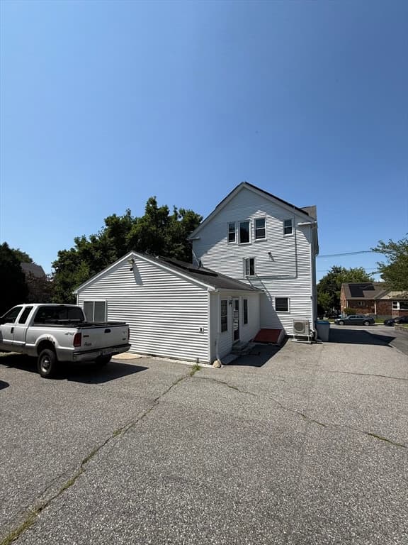 Multi Family at 45 Elm St, Webster MA 01570, photo 6 of 20