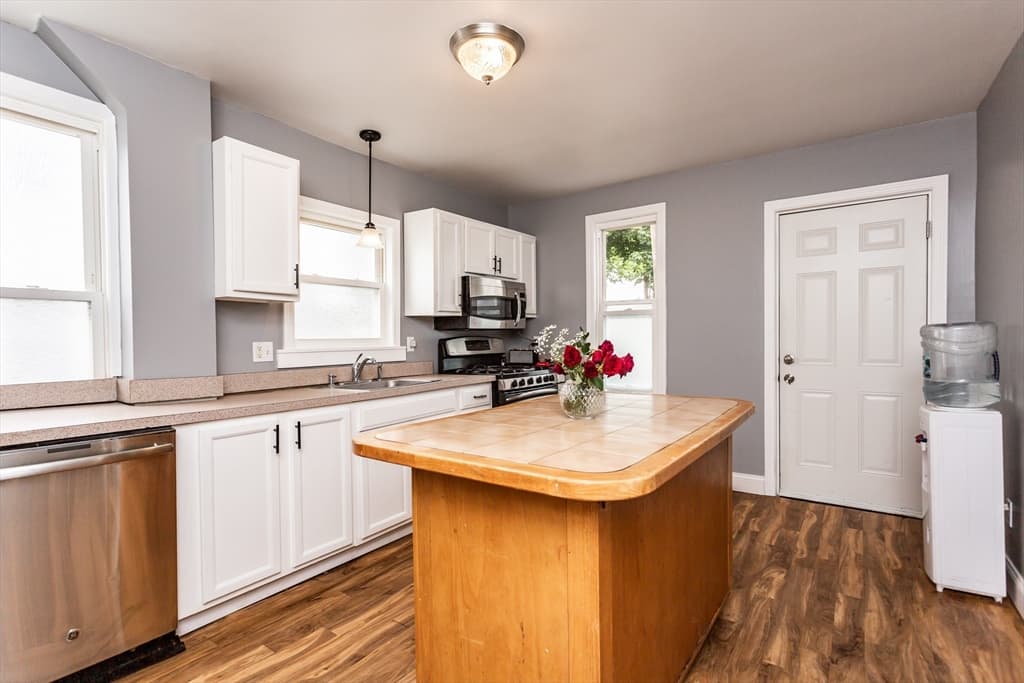 232 Park St, New Bedford MA 02740 photo 8