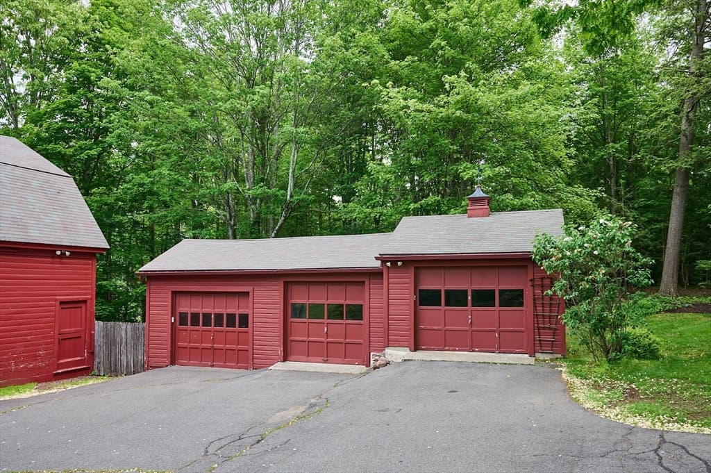 Single Family Residence at 198 Leyden Rd, Greenfield MA 01301, Greenfield, photo 6 of 39