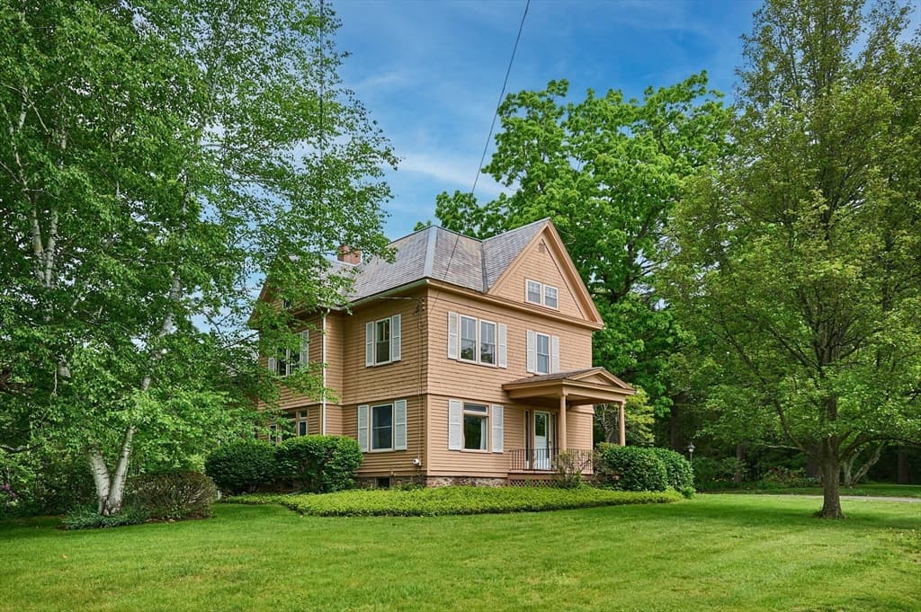 198 Leyden Rd, Greenfield MA 01301