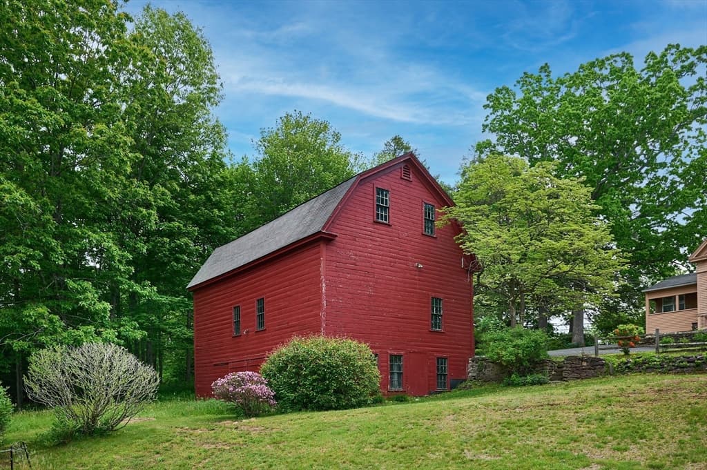 Single Family Residence at 198 Leyden Rd, Greenfield MA 01301, Greenfield, photo 5 of 39