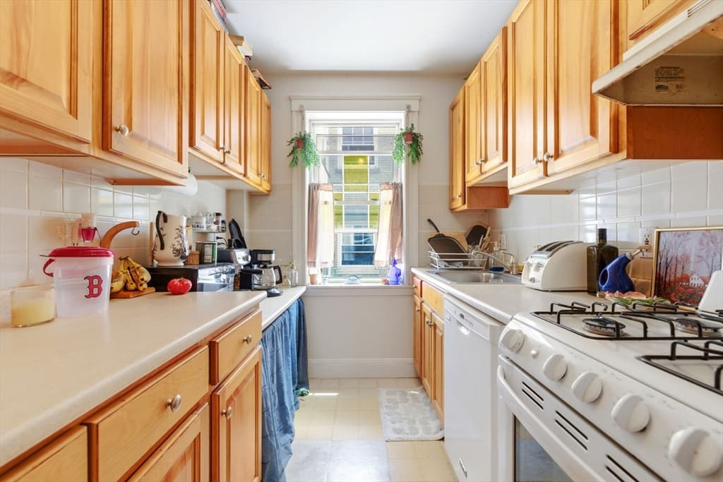 Condominium at 10 Melvin Ave # 7, Boston MA 02135, photo 7 of 10
