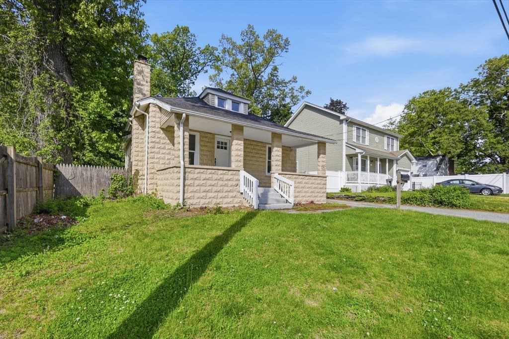 Single Family Residence at 234 Draper St, Springfield MA 01108, Springfield, photo 4 of 25