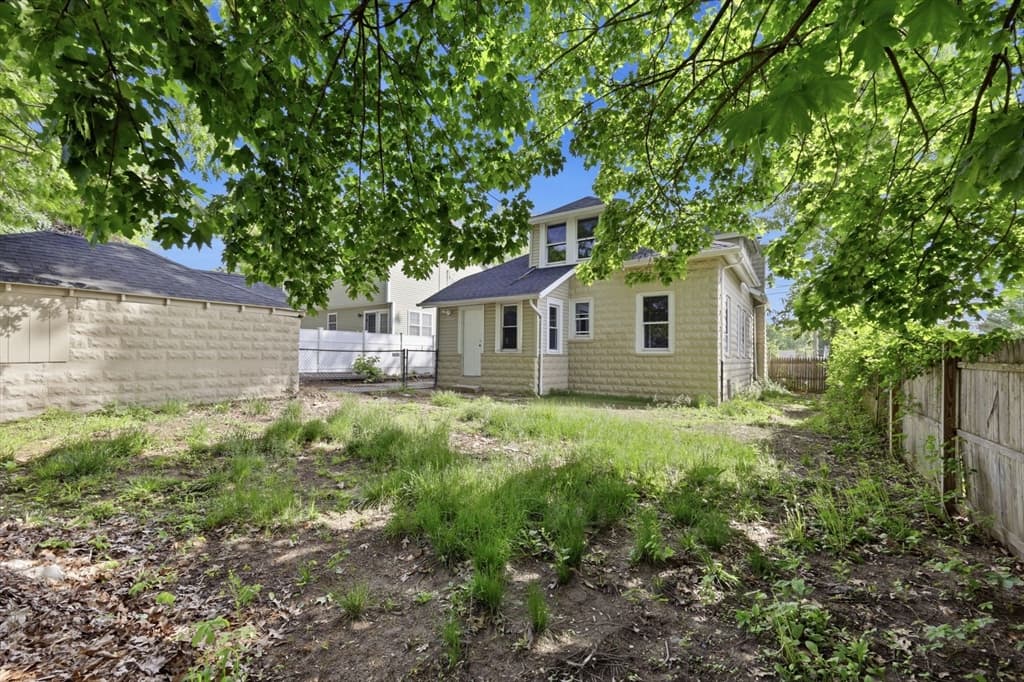 Single Family Residence at 234 Draper St, Springfield MA 01108, Springfield, photo 25 of 25