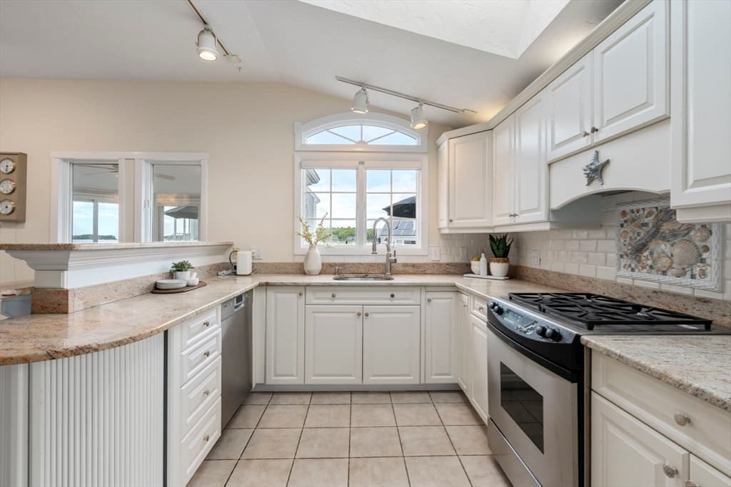 446 Barlows Landing Rd, Bourne MA 02559 photo 14