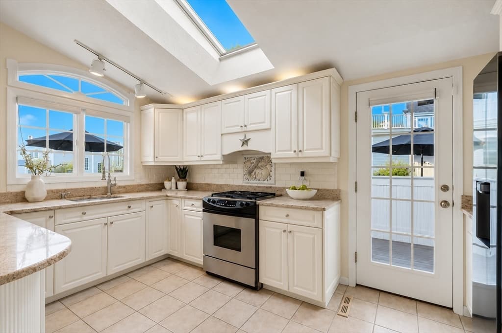446 Barlows Landing Rd, Bourne MA 02559 photo 11
