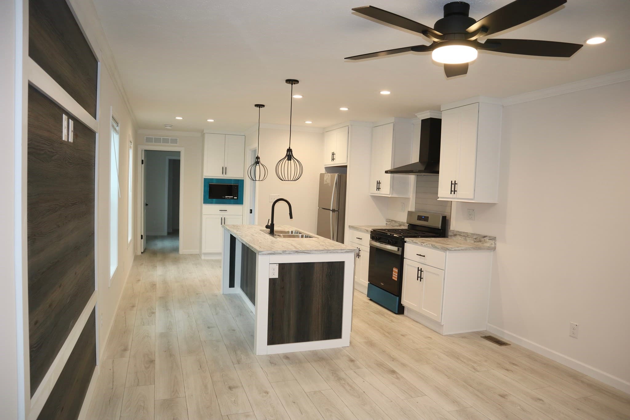 Mobile Home at 1346 Newport Ave # B22, Attleboro MA 02703, Attleboro, photo 3 of 16