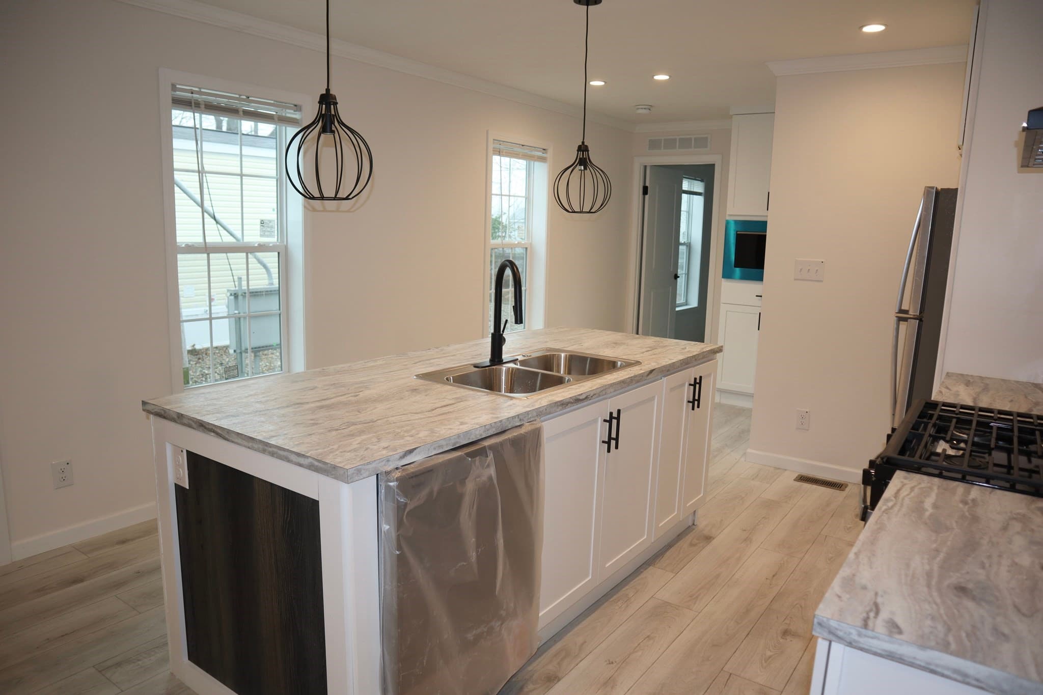 Mobile Home at 1346 Newport Ave # B22, Attleboro MA 02703, Attleboro, photo 5 of 16