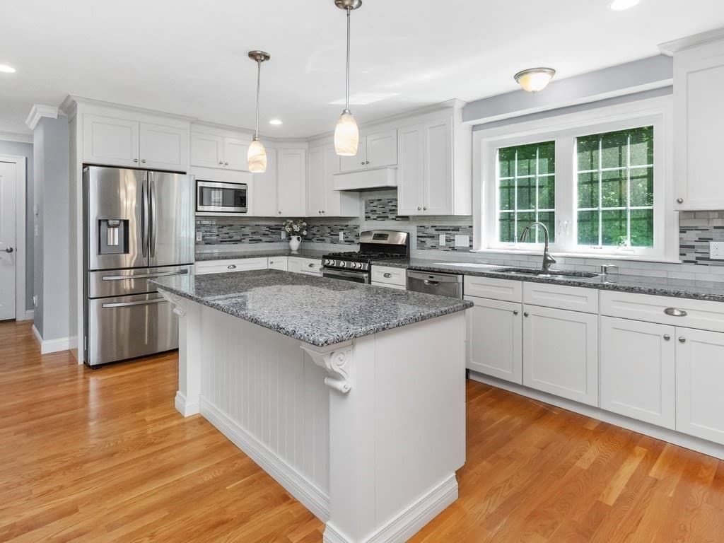 32 Lauricella Lane, Waltham MA 02452 photo 6
