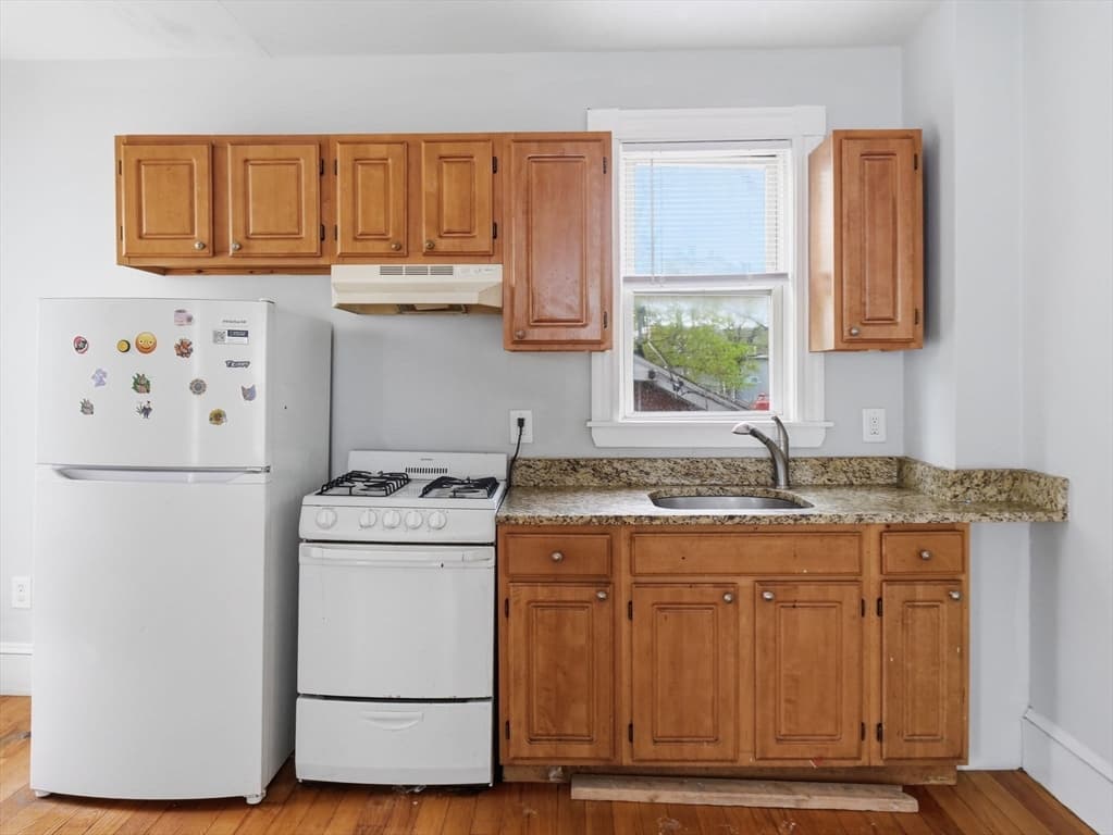 3 Family at 7 Corbet Street, Boston MA 02124, Boston, photo 7 of 37