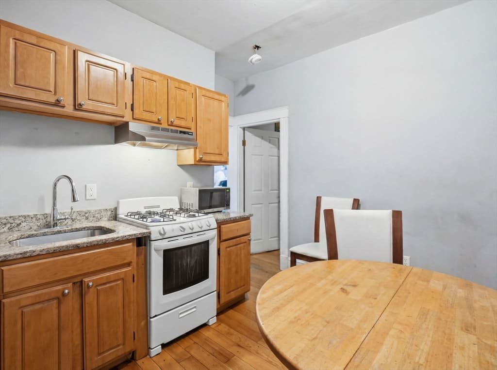 3 Family at 7 Corbet Street, Boston MA 02124, Boston, photo 24 of 37