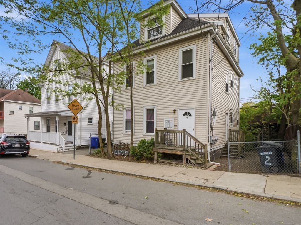 3 Family at 7 Corbet Street, Boston MA 02124, Boston, photo 35 of 37
