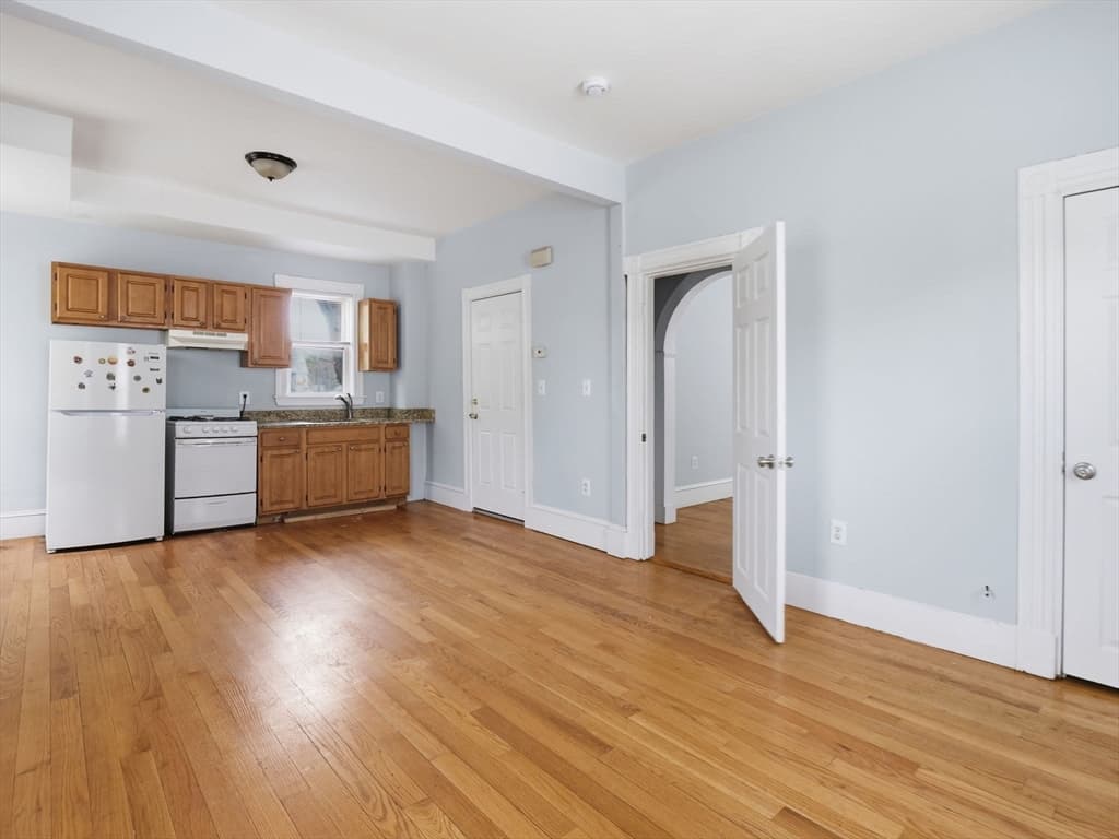 3 Family at 7 Corbet Street, Boston MA 02124, Boston, photo 8 of 37