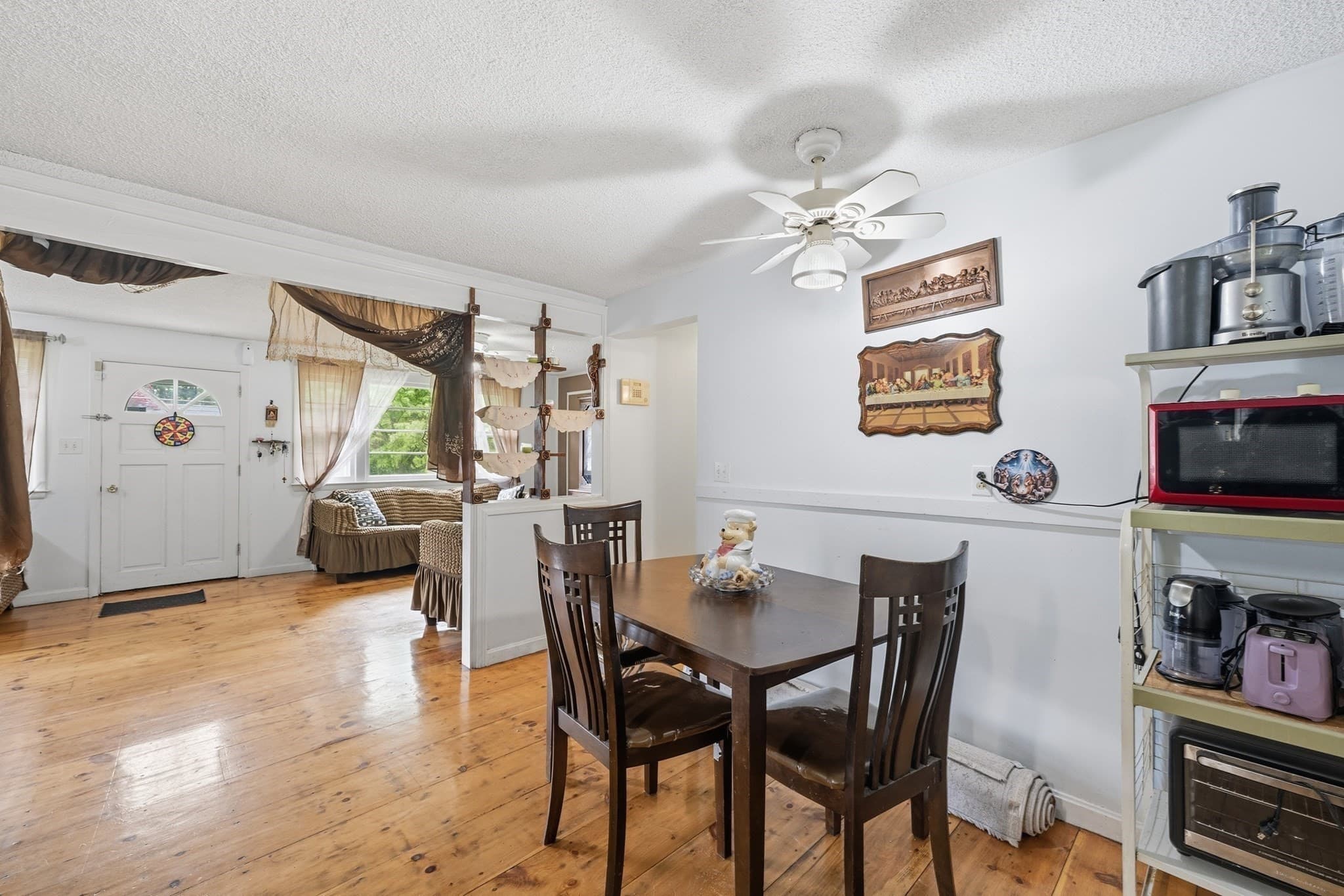 Single Family Residence at 11 Mcfarlin Rd, Chelmsford MA 01824, photo 6 of 38