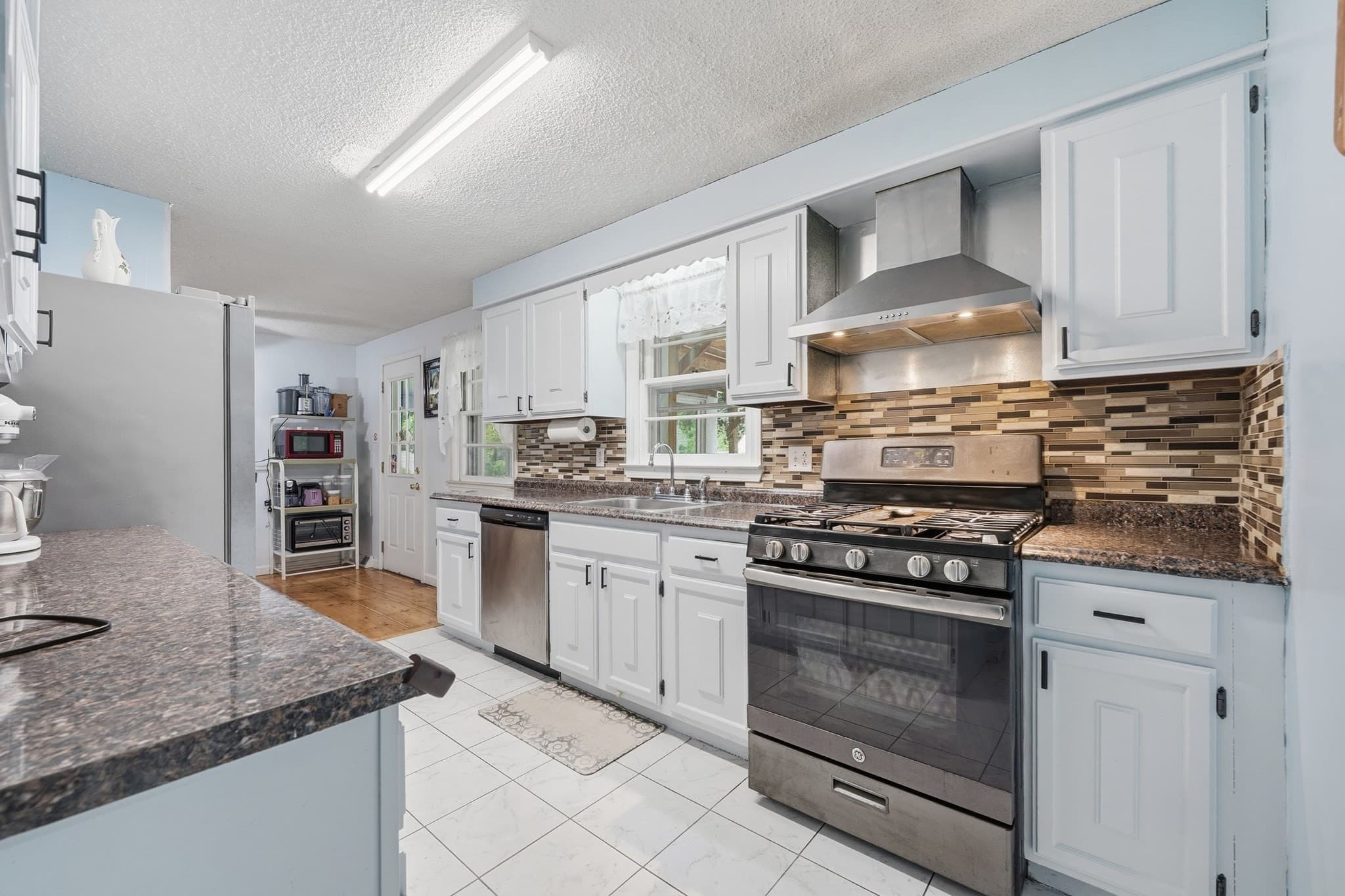 Single Family Residence at 11 Mcfarlin Rd, Chelmsford MA 01824, photo 13 of 38