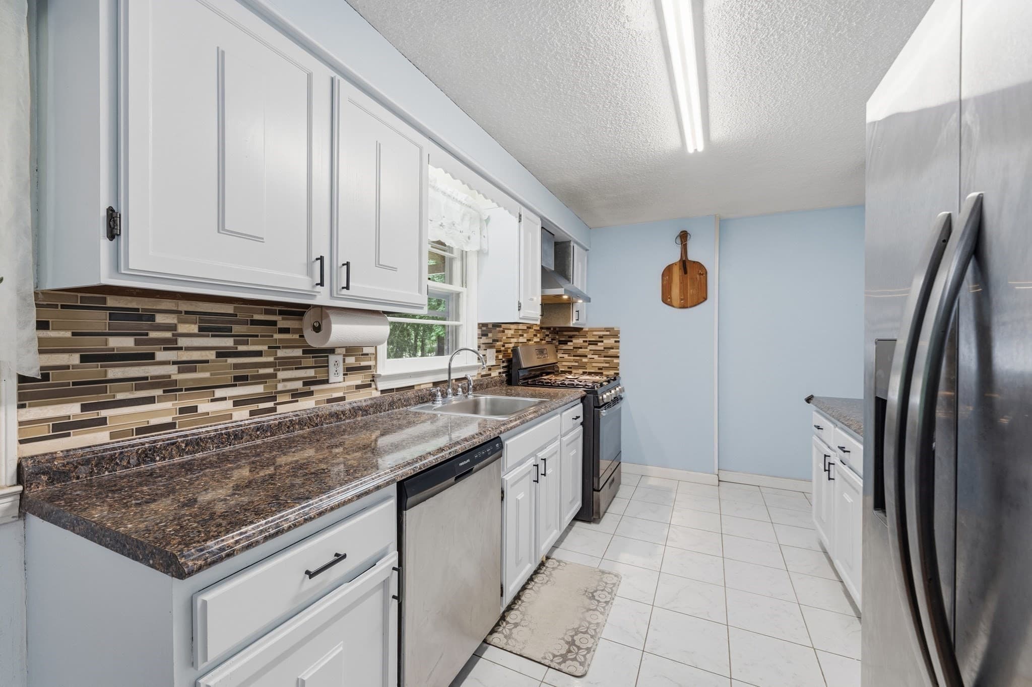 Single Family Residence at 11 Mcfarlin Rd, Chelmsford MA 01824, photo 12 of 38