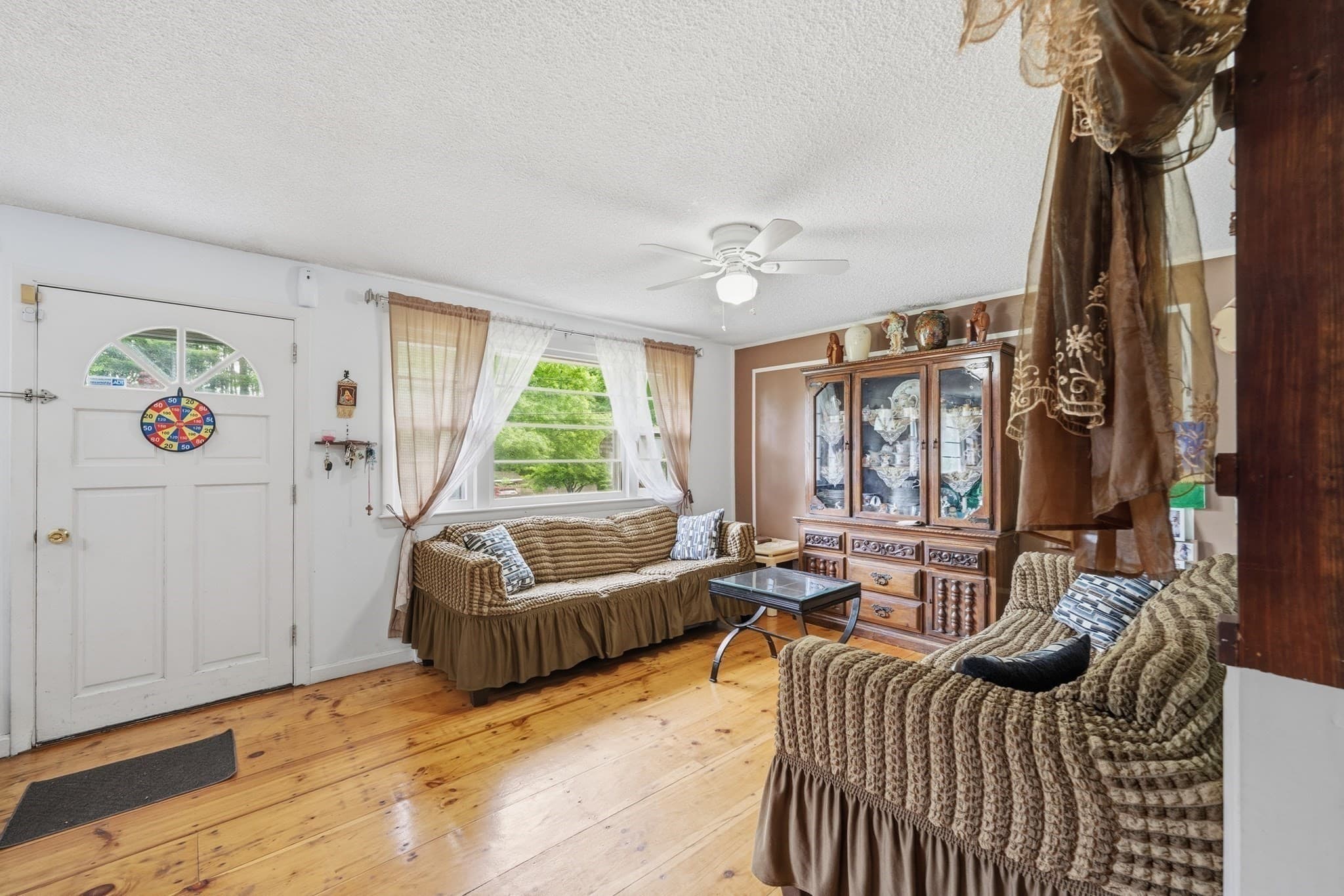 Single Family Residence at 11 Mcfarlin Rd, Chelmsford MA 01824, photo 5 of 38
