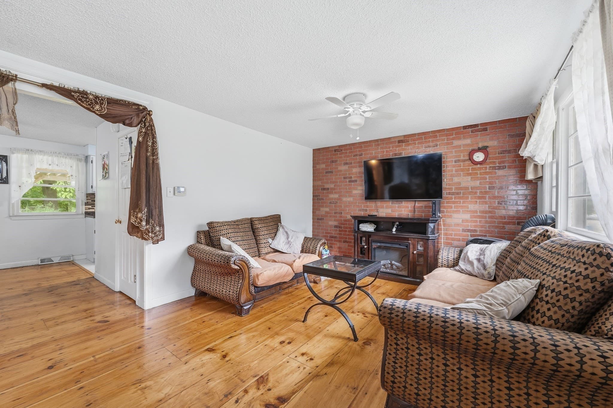 Single Family Residence at 11 Mcfarlin Rd, Chelmsford MA 01824, photo 9 of 38