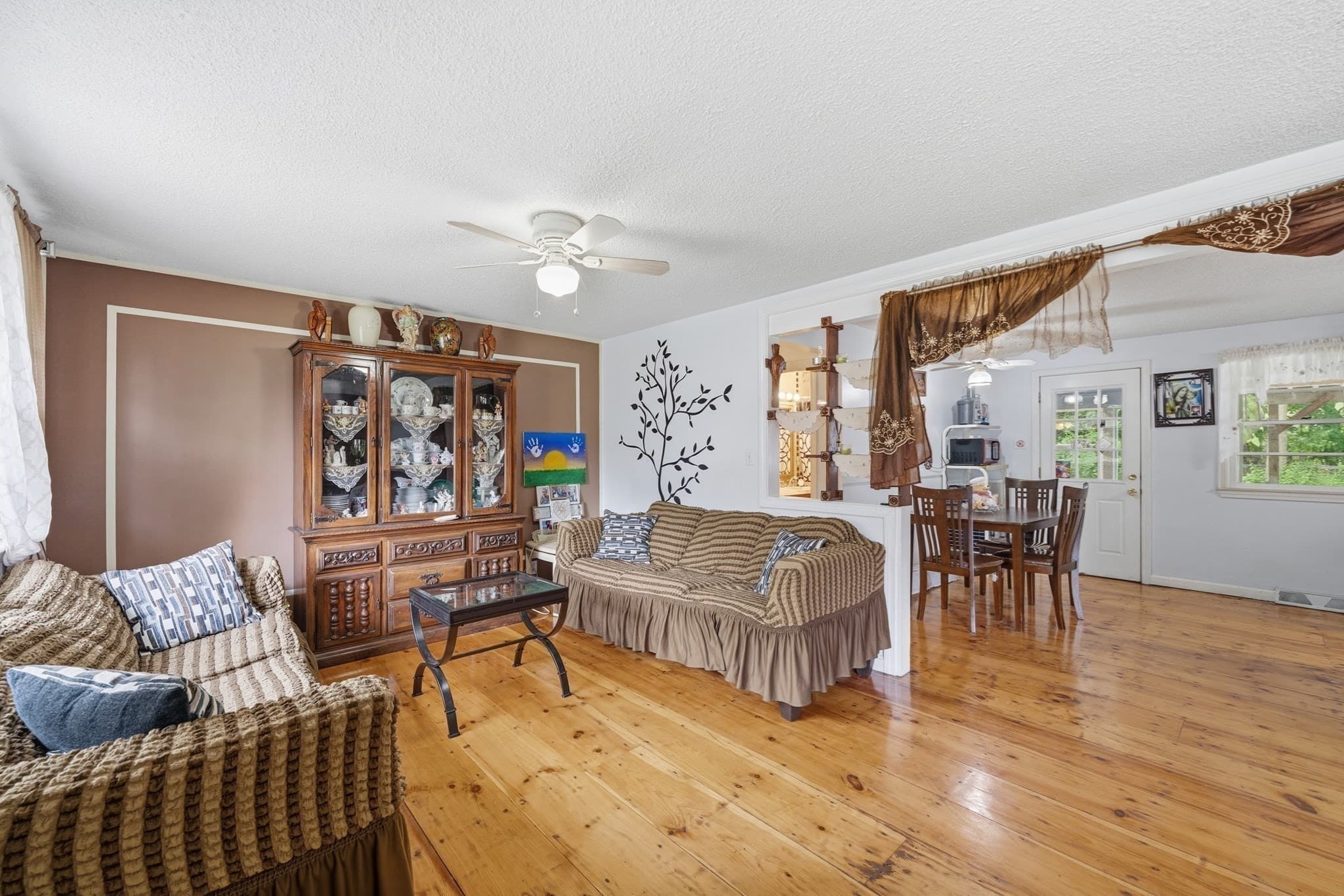 Single Family Residence at 11 Mcfarlin Rd, Chelmsford MA 01824, photo 10 of 38