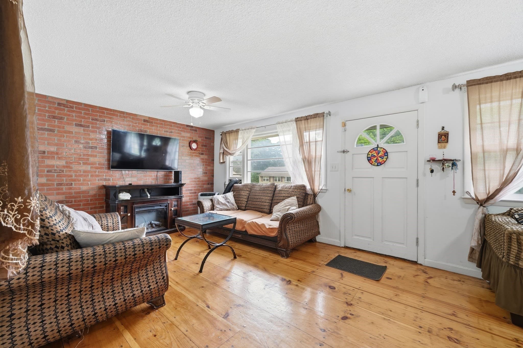 Single Family Residence at 11 Mcfarlin Rd, Chelmsford MA 01824, photo 8 of 38