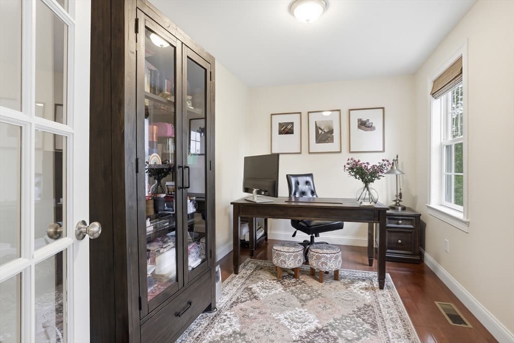 Single Family Residence at 4 Murray Hill Circle, Wilmington MA 01887, Wilmington, photo 14 of 42