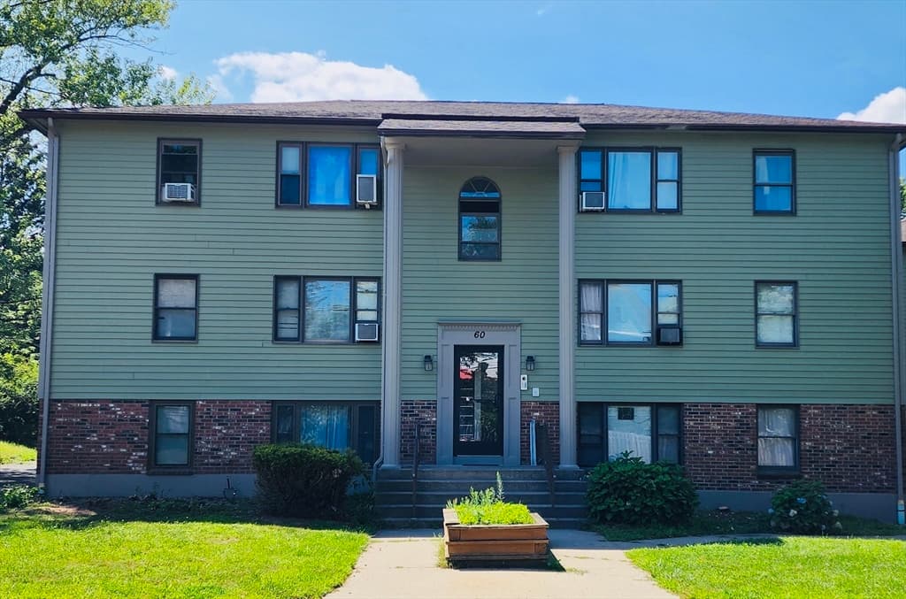 60 Chapin St # D, Holyoke MA 01040