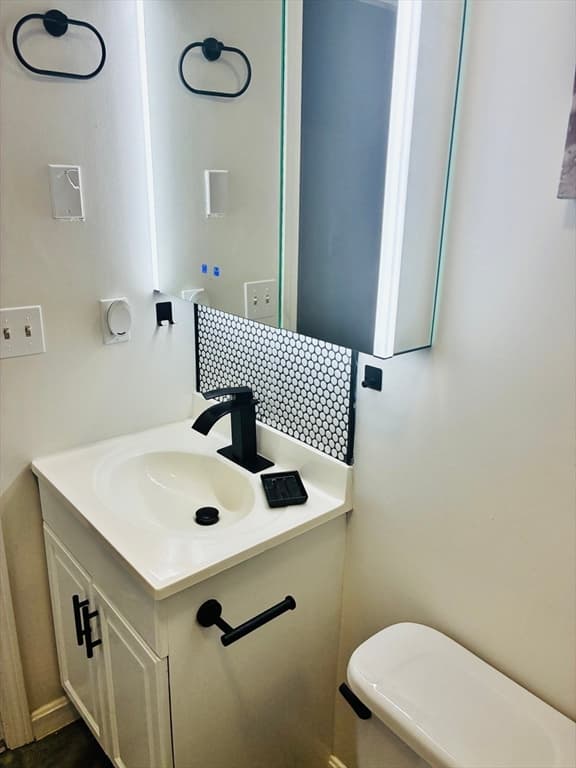 60 Chapin St # D, Holyoke MA 01040 photo 14