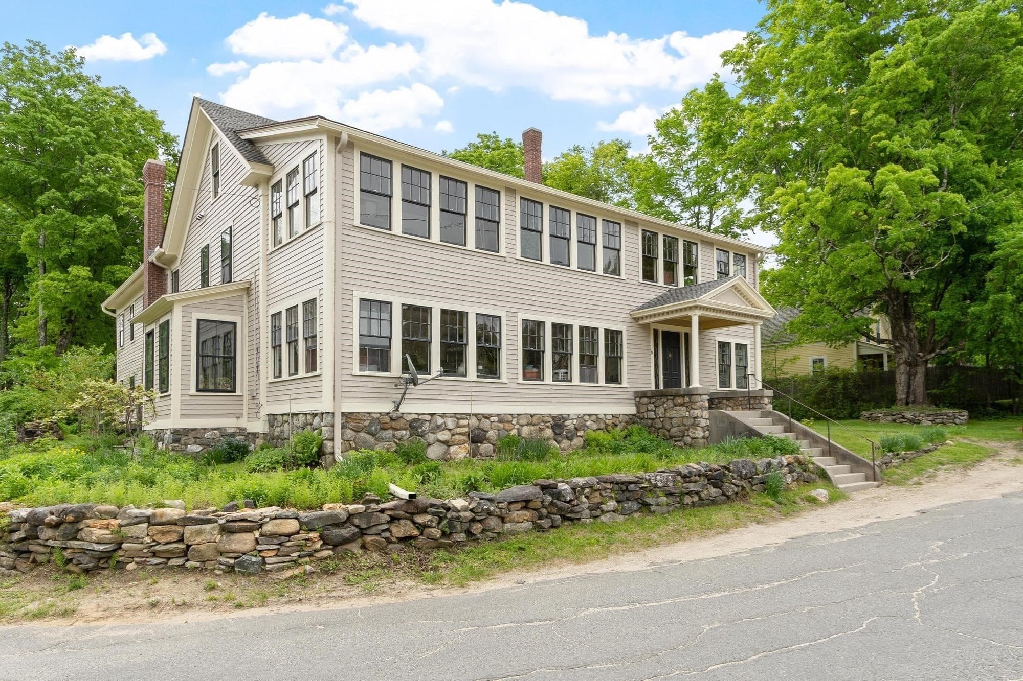 3 Family at 1 South Main St, New Salem MA 01355, photo 6 of 41