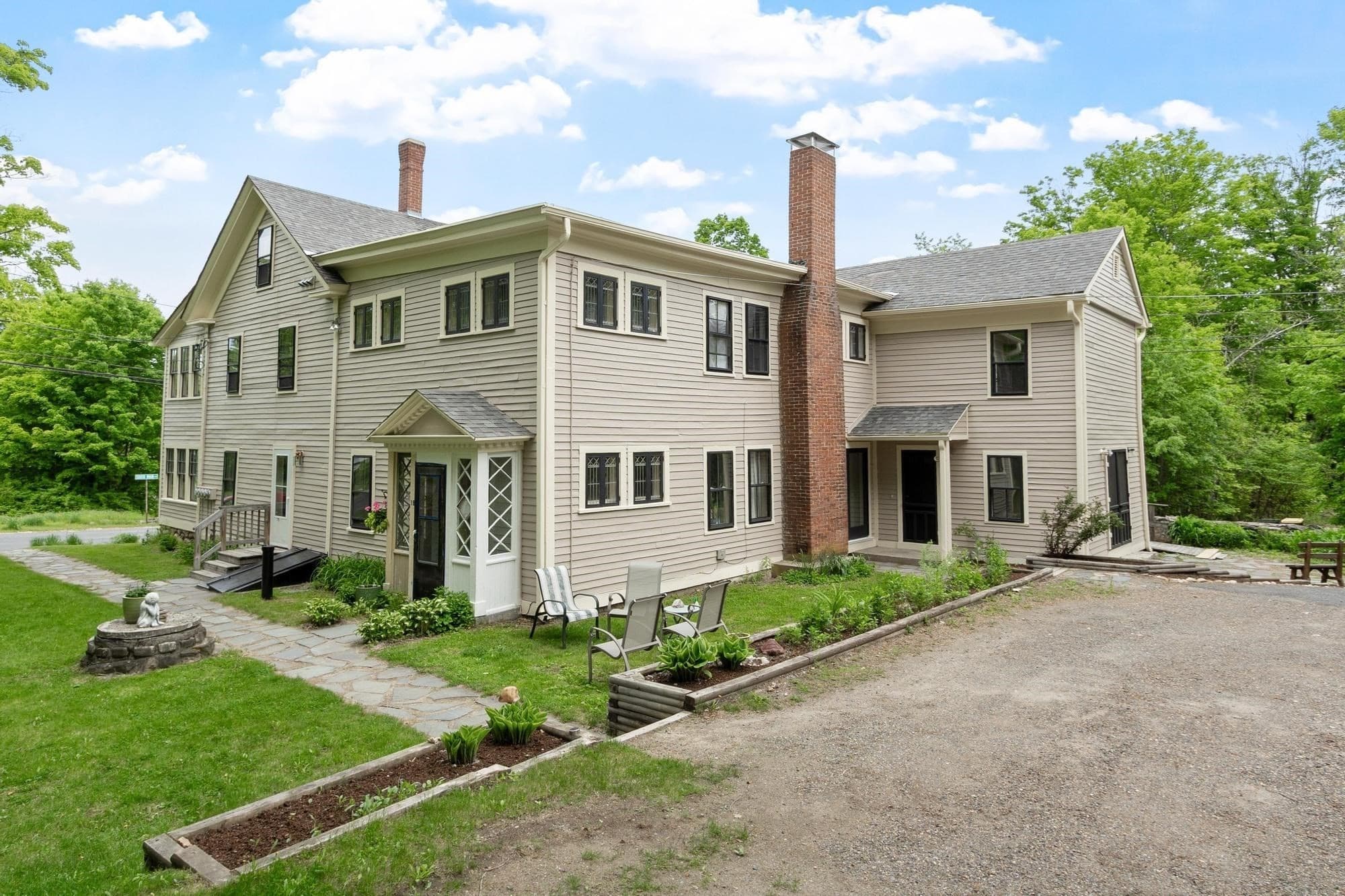 1 South Main St, New Salem MA 01355