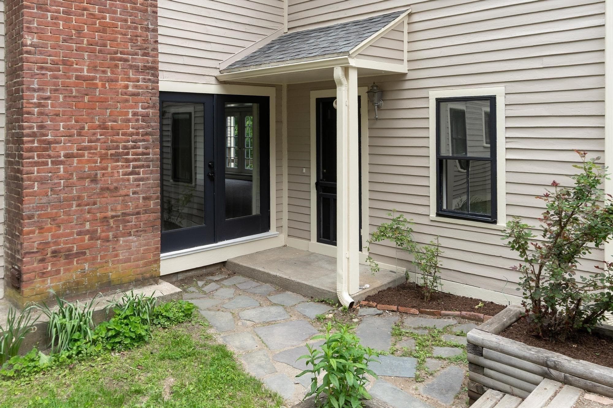 3 Family at 1 South Main St, New Salem MA 01355, photo 9 of 41