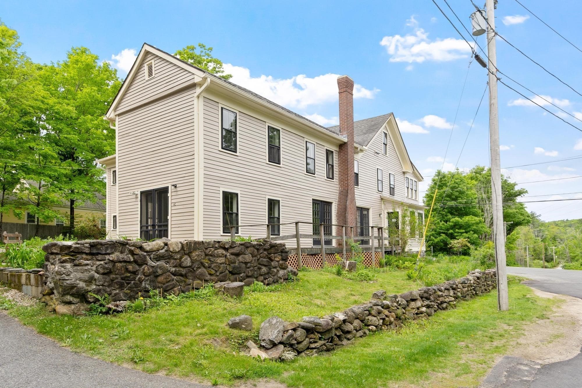 3 Family at 1 South Main St, New Salem MA 01355, photo 10 of 41