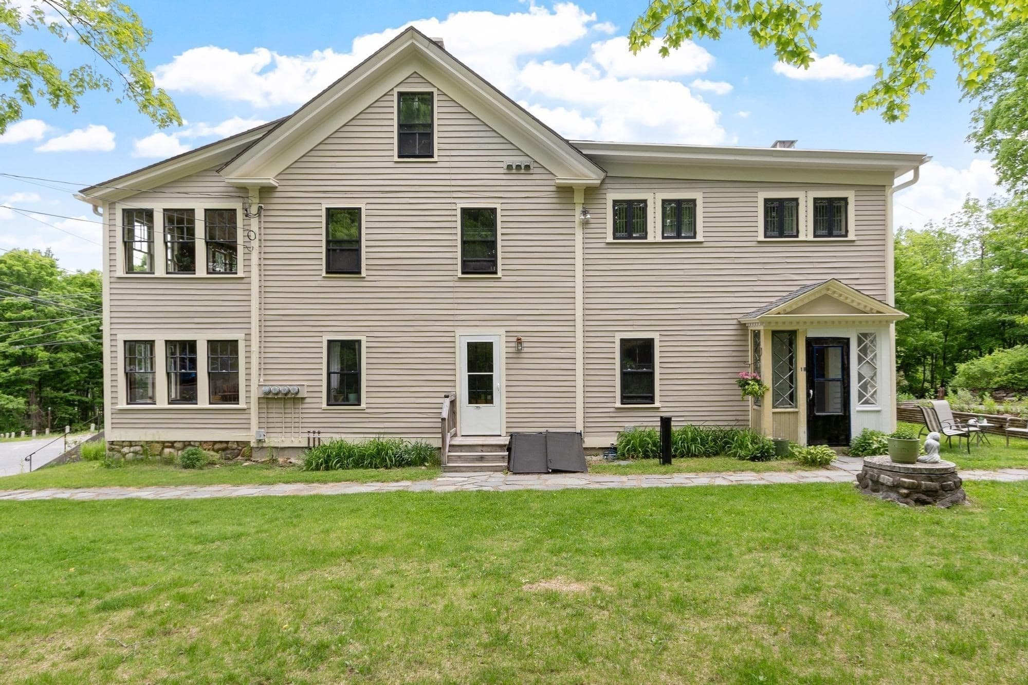 3 Family at 1 South Main St, New Salem MA 01355, photo 4 of 41