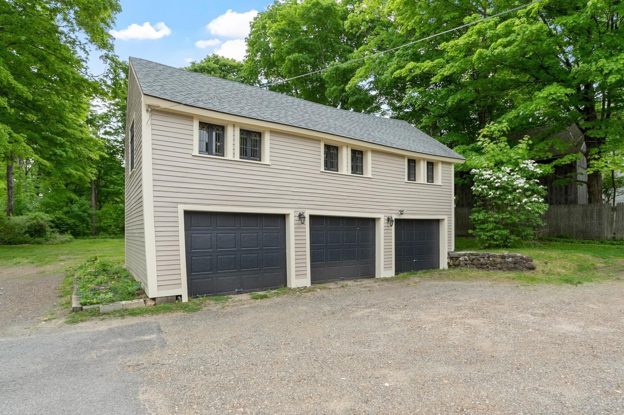 3 Family at 1 South Main St, New Salem MA 01355, photo 8 of 41