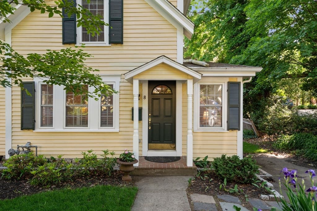 Single Family Residence at 8 Avon Rd, Wellesley MA 02482, photo 2 of 28