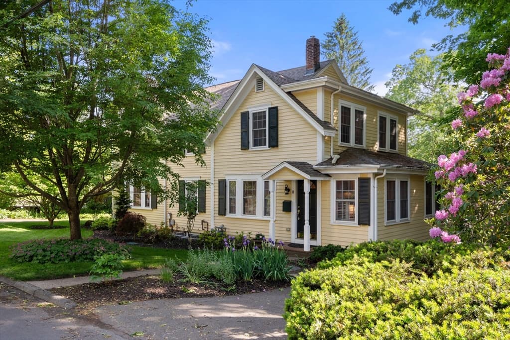 8 Avon Rd, Wellesley MA 02482