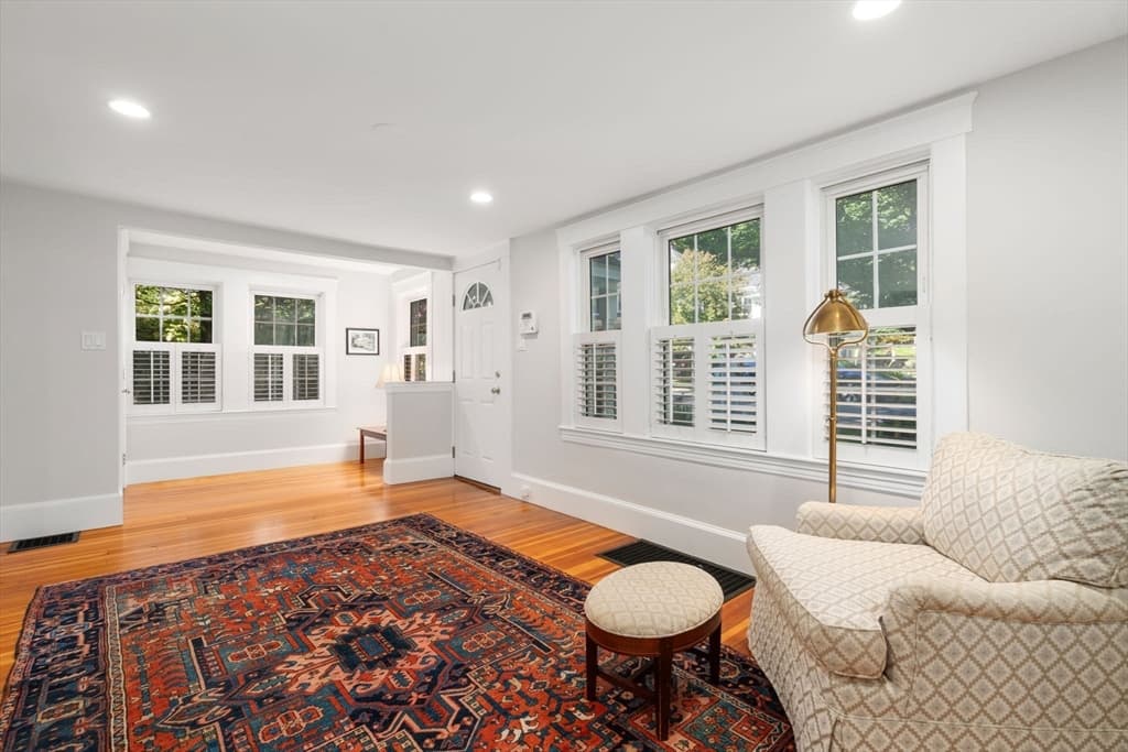 Single Family Residence at 8 Avon Rd, Wellesley MA 02482, photo 5 of 28