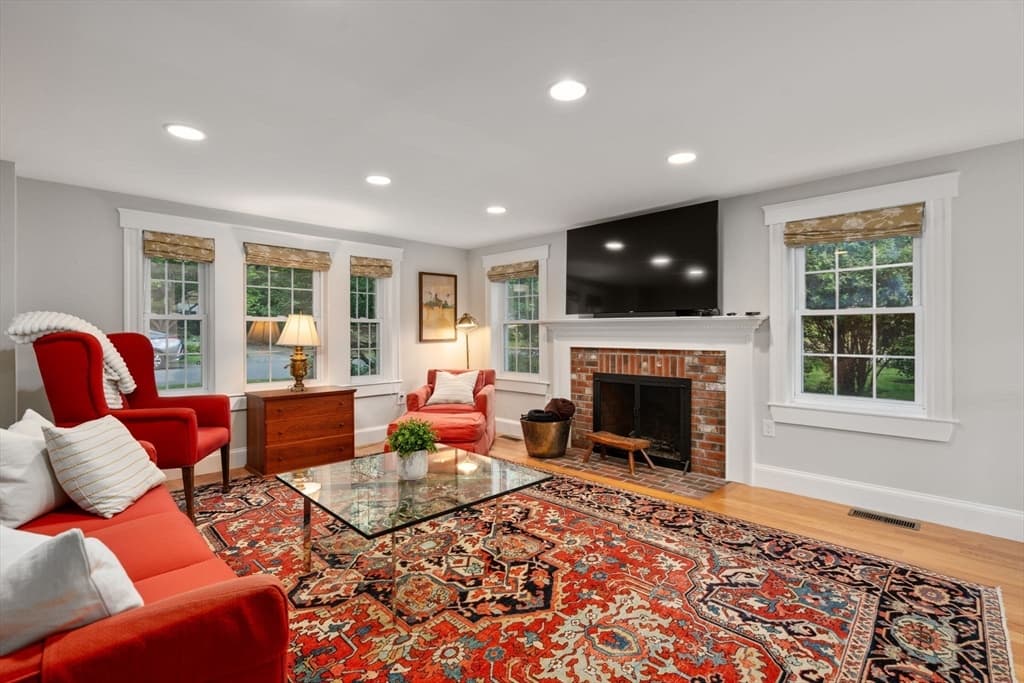 Single Family Residence at 8 Avon Rd, Wellesley MA 02482, photo 10 of 28