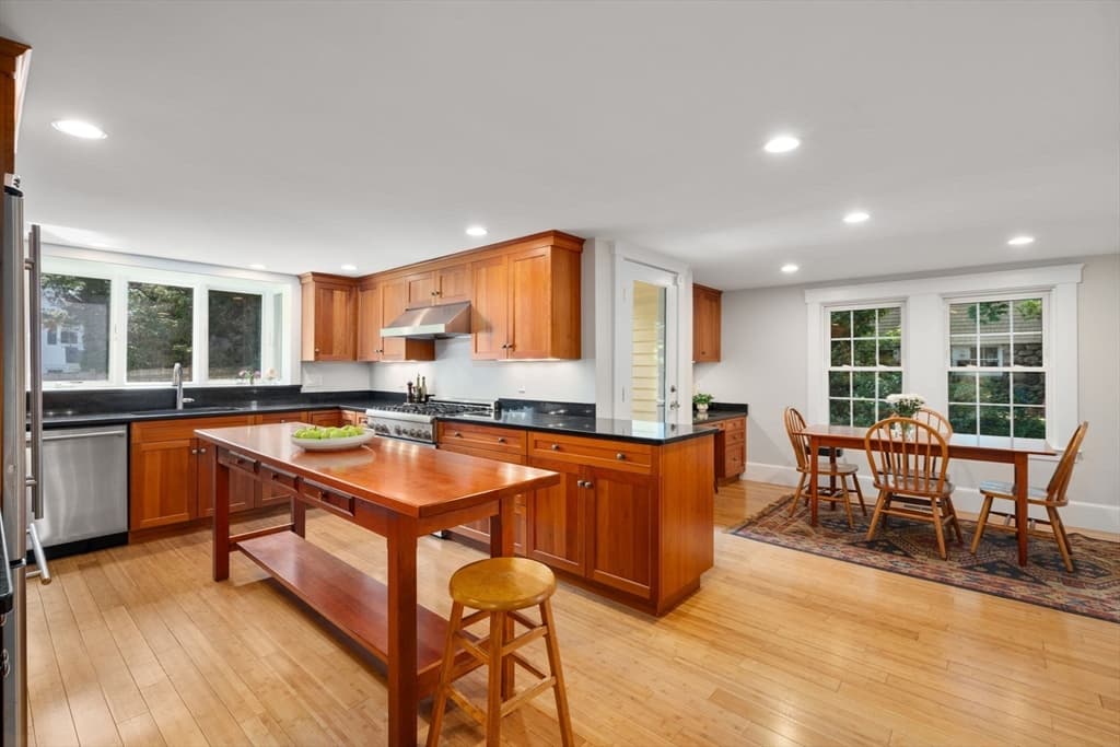 Single Family Residence at 8 Avon Rd, Wellesley MA 02482, photo 8 of 28