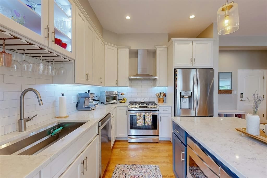 Condominium at 27 Thornley St # 2, Boston MA 02125, photo 6 of 31