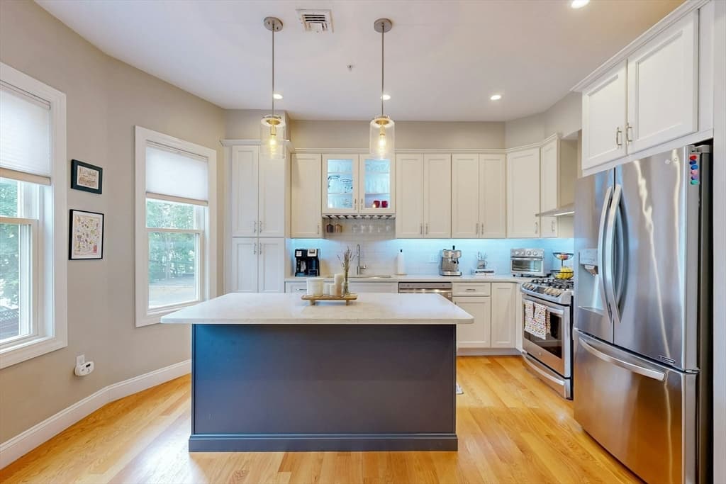Condominium at 27 Thornley St # 2, Boston MA 02125, photo 7 of 31