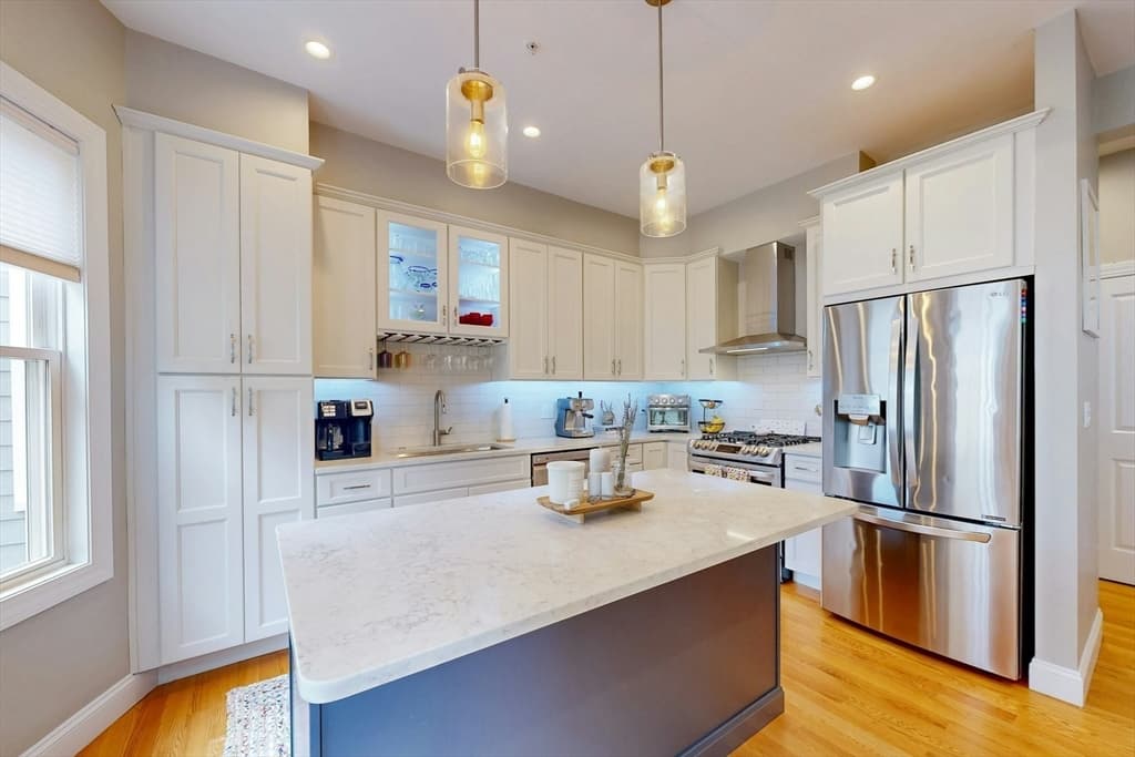 27 Thornley St # 2, Boston MA 02125