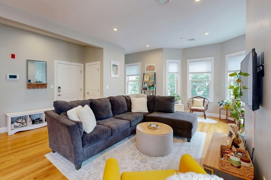 Condominium at 27 Thornley St # 2, Boston MA 02125, photo 9 of 31