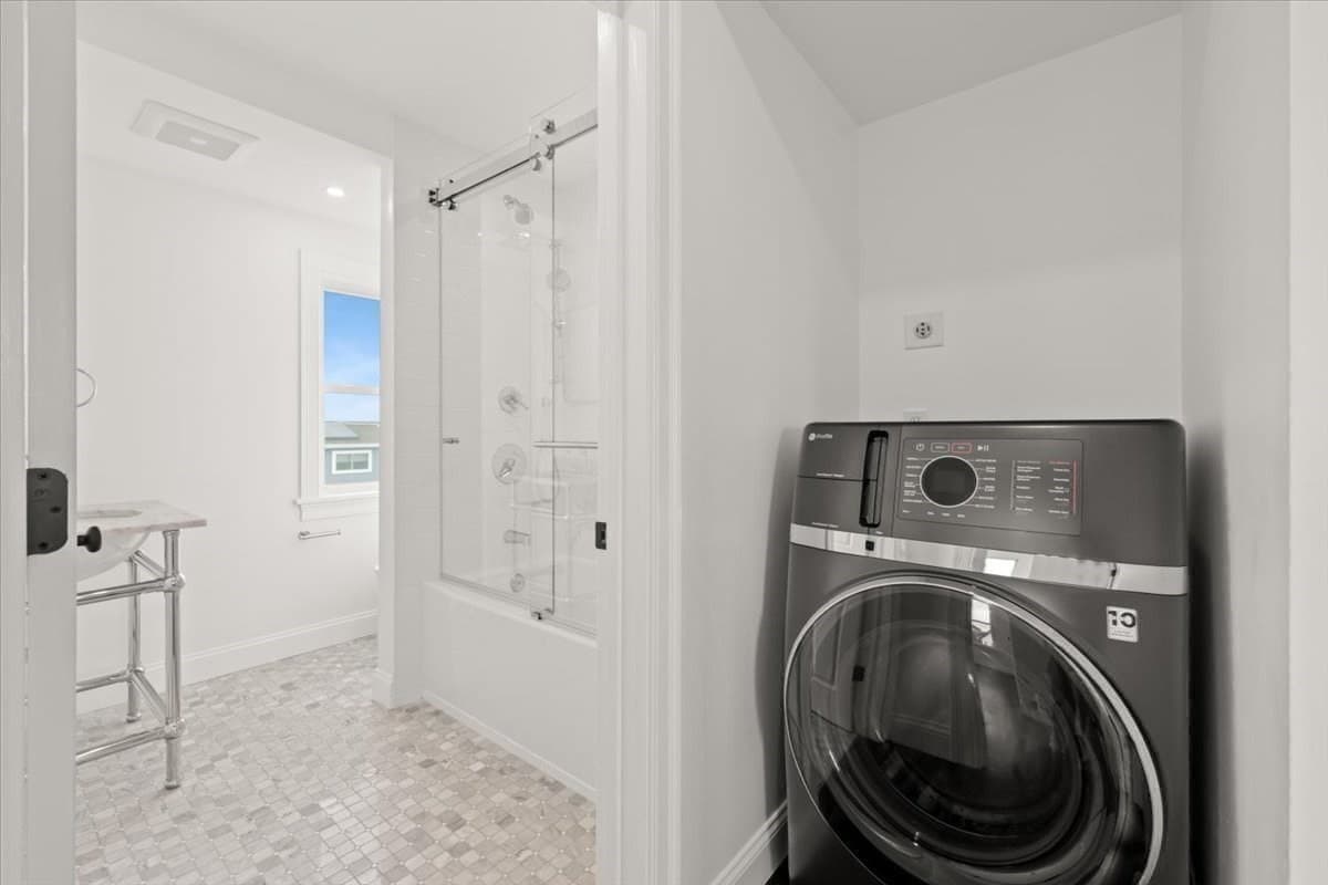 Single Family Residence at 153 Edgewater Drive, Quincy MA 02169, Quincy, photo 35 of 42