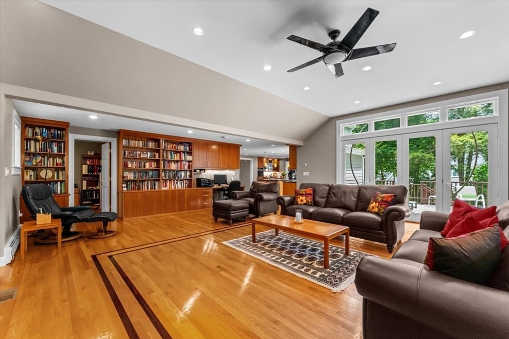 Single Family Residence at 22 Tanglewood Road, Wellesley MA 02481, photo 10 of 30