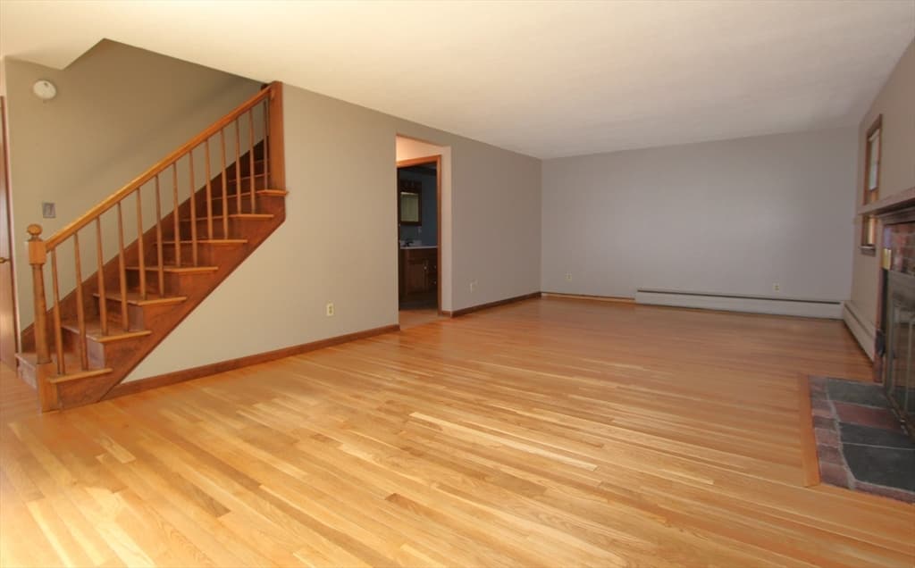 Single Family Residence at 82 Pine Valley Dr, Dracut MA 01826, photo 9 of 41