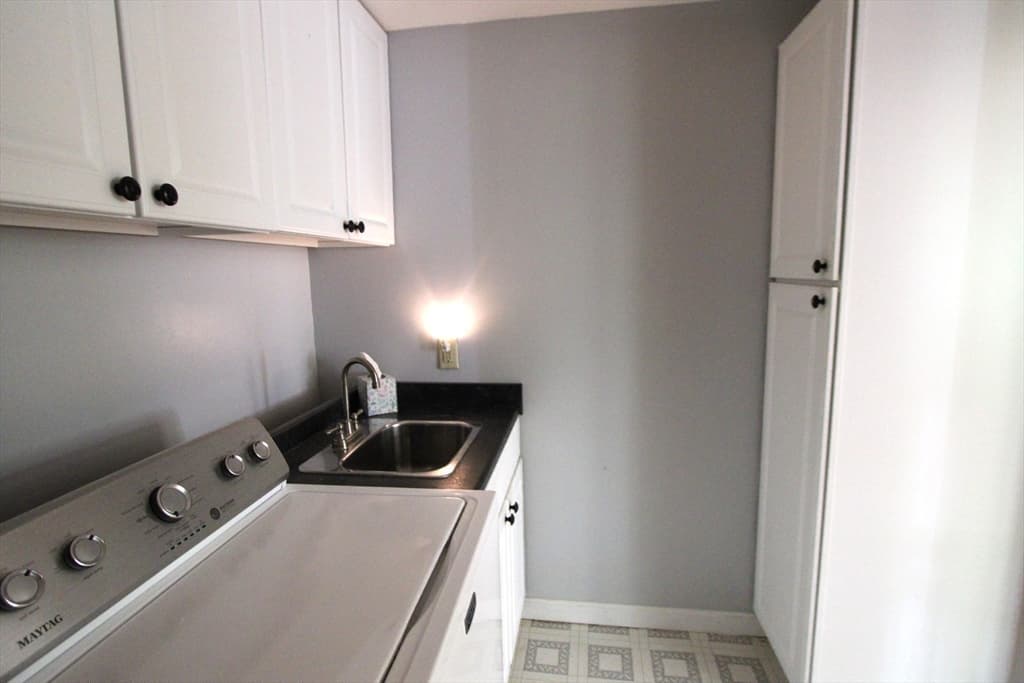 Single Family Residence at 82 Pine Valley Dr, Dracut MA 01826, photo 24 of 41