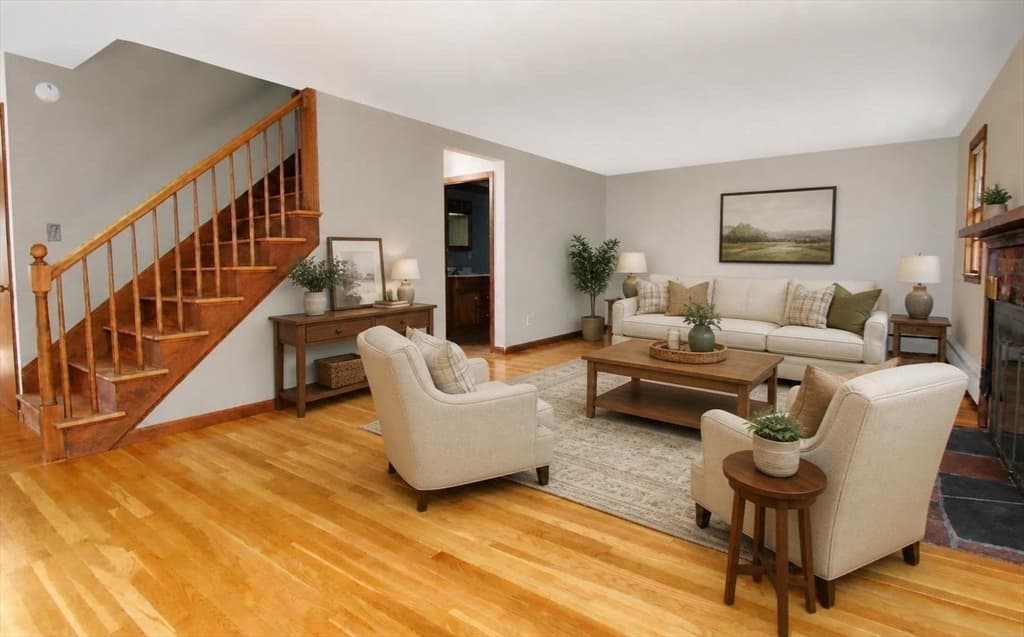 Single Family Residence at 82 Pine Valley Dr, Dracut MA 01826, photo 8 of 41