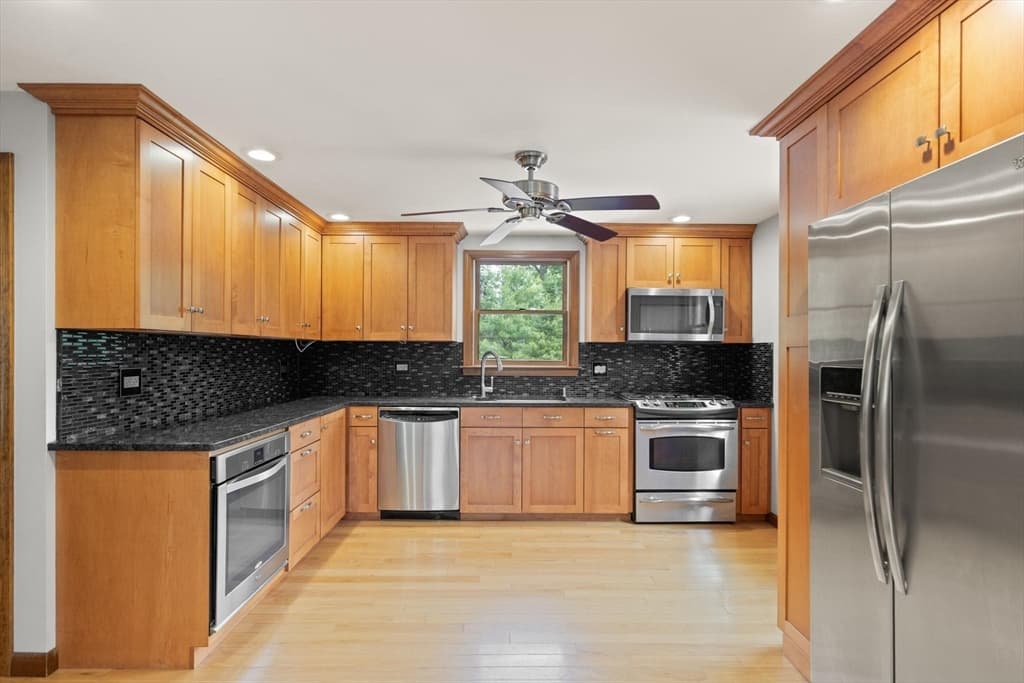 Single Family Residence at 175 Lake Shore Ave., Hamilton MA 01982, photo 12 of 41